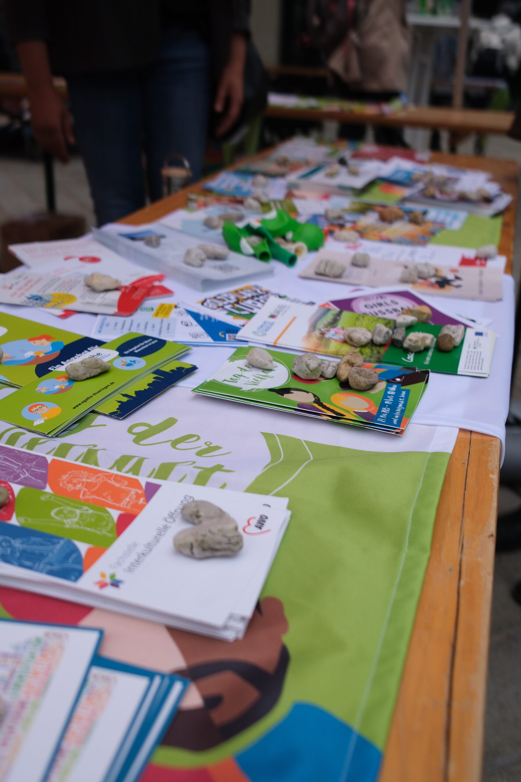 2025, Infos zu Vielfalt in Jena zum Mitnehmen
